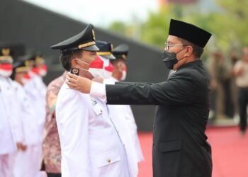 Walikota Makassar melantik 15 Camat baru di Anjungan Pantai Losari, Jumat (27/08/2021). Sumber: IG Danny Pomanto