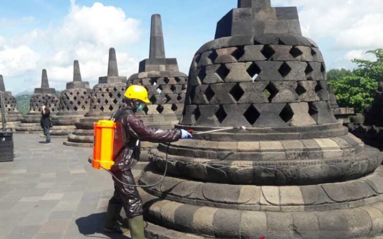 Borobudur ADAPADA.COM