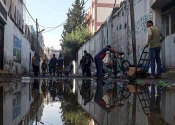 © UNICEF/Eyad El Baba Heavy rains have led to flooding in the streets of Khan Younis in the southern Gaza Strip.